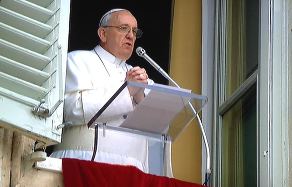 PapaFranciscoAngelus2014